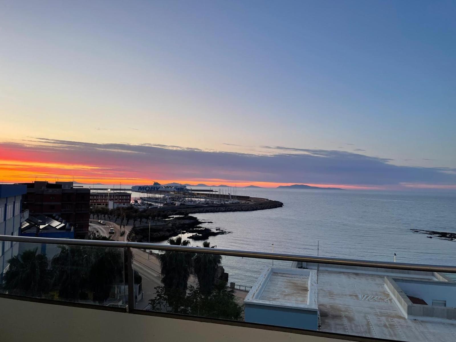 Casa Vacanza Acquamarina Porto Torres Exteriér fotografie